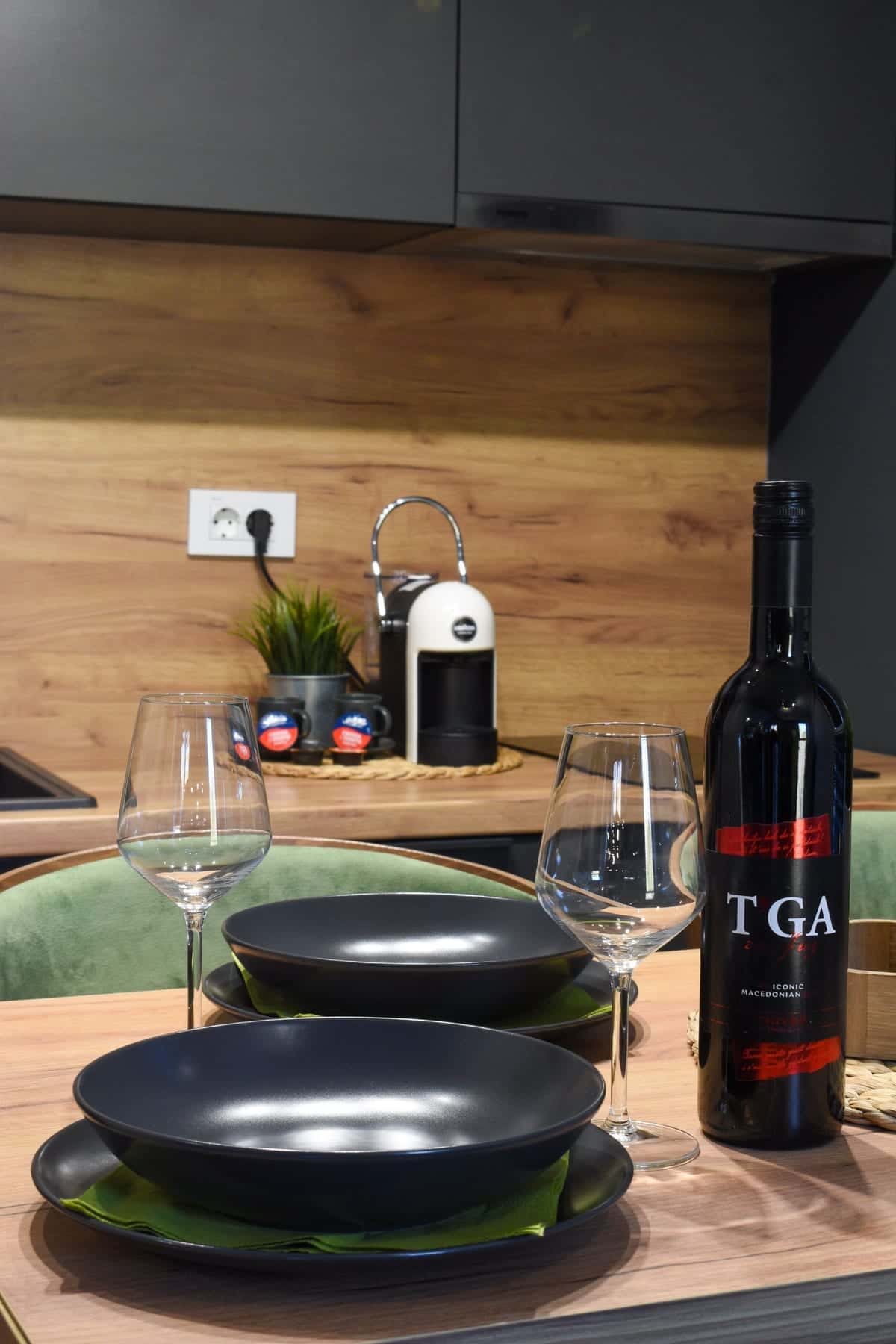 Modern kitchen with oak details